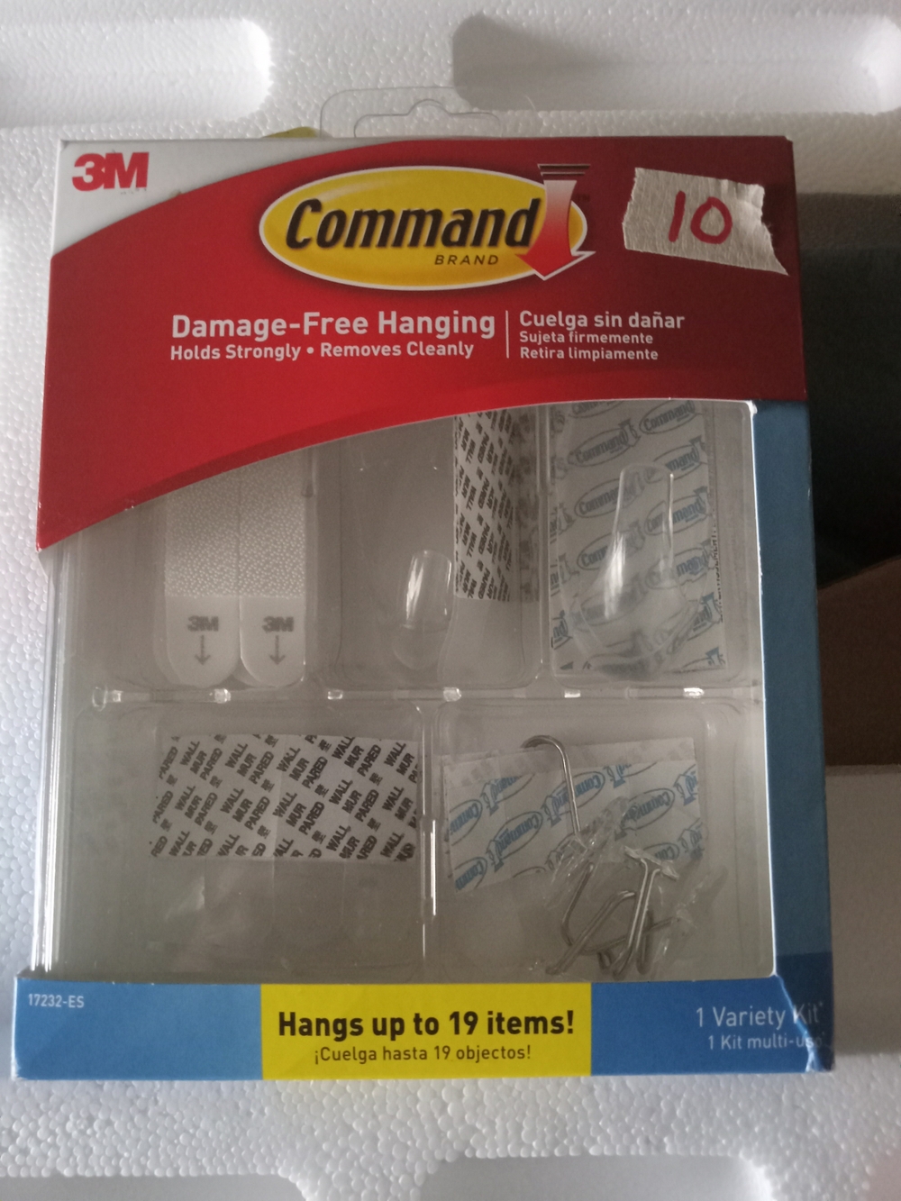 Command Damage-Free Hanging Kit in White by 3M